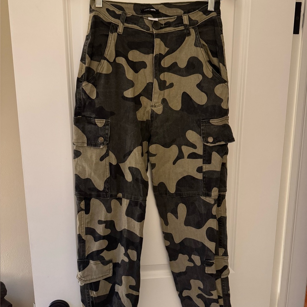 Fashion Nova Camouflage Cargo Pants-Super stretch!